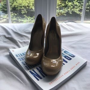 Nude Jessica Simpson heels